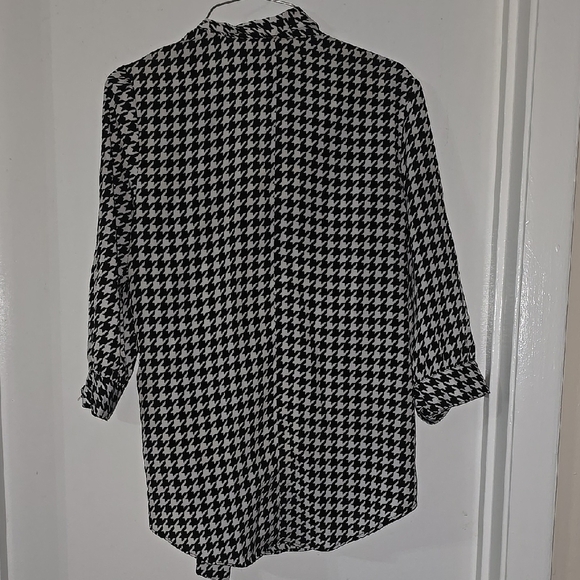 Black and White Houndstooth Women's Blouse‎ - Picture 4 of 4
